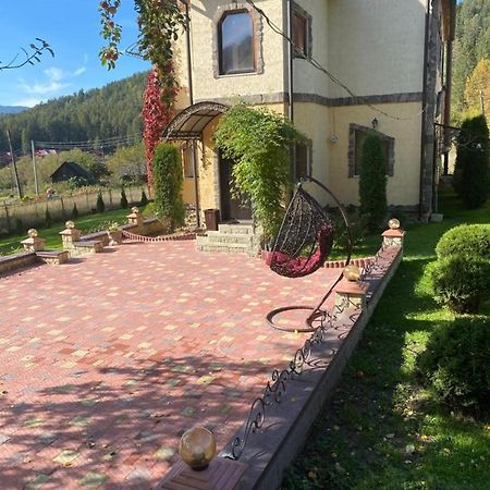 Золото Карпат Yaremche Exterior foto